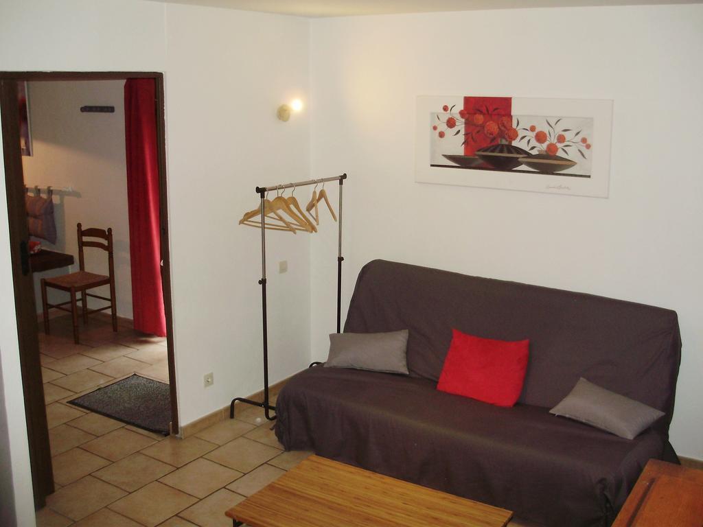 Auberge Du Bord Des Eaux - Demi-Pension Assuree Sur Reservation Saint-Amand-les-Eaux Exterior photo