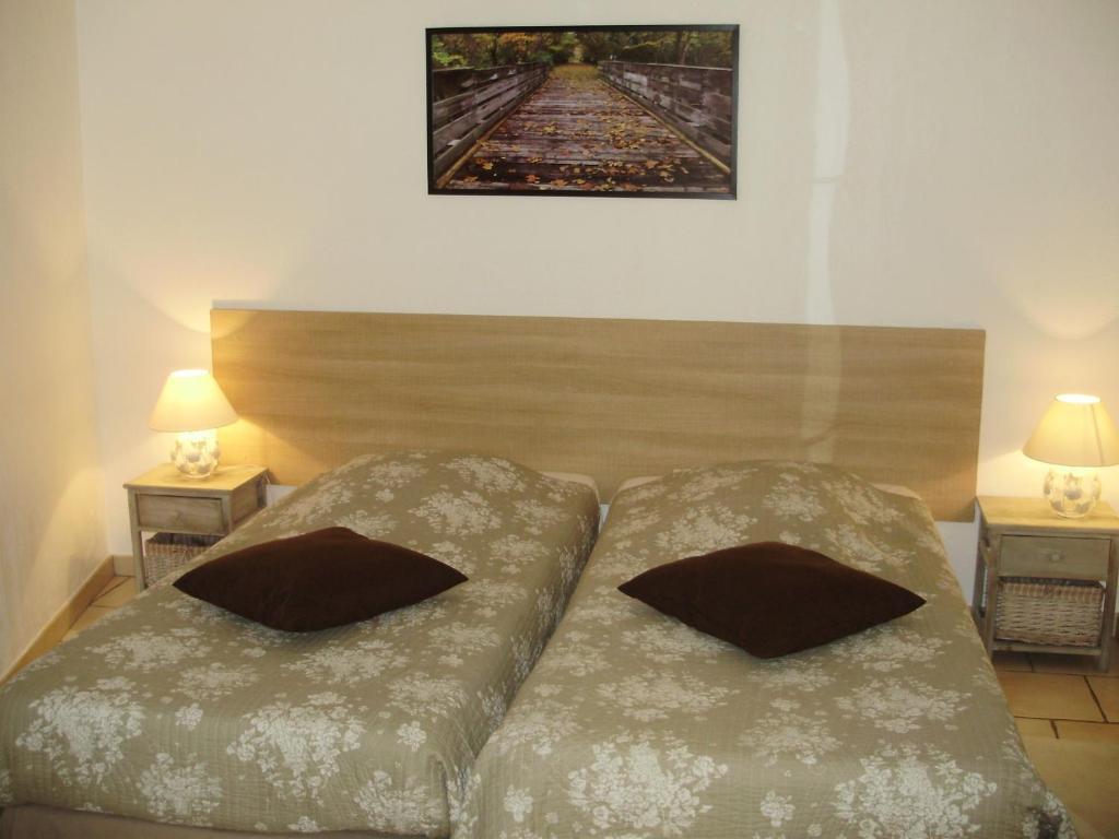 Auberge Du Bord Des Eaux - Demi-Pension Assuree Sur Reservation Saint-Amand-les-Eaux Room photo