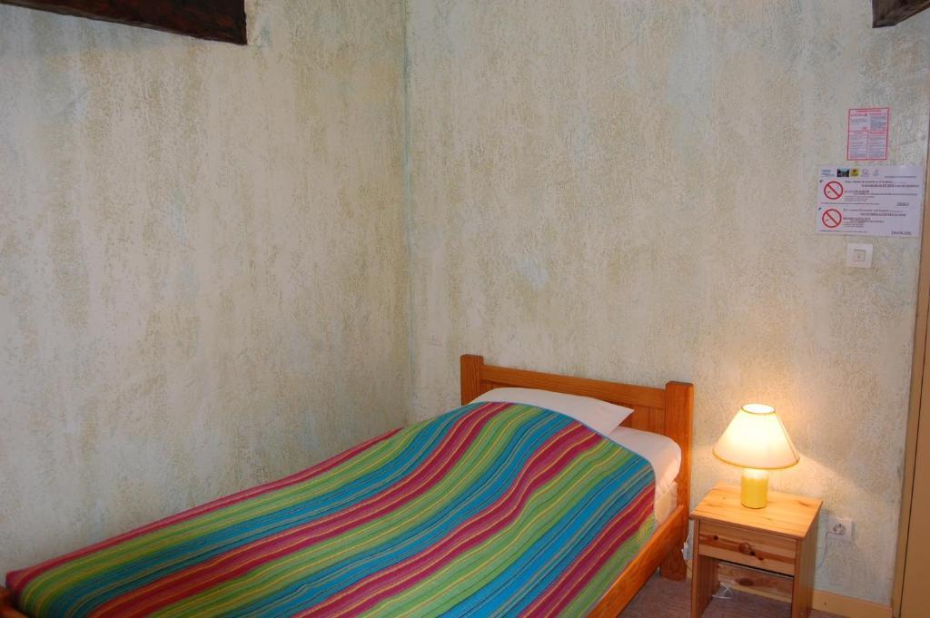 Auberge Du Bord Des Eaux - Demi-Pension Assuree Sur Reservation Saint-Amand-les-Eaux Room photo