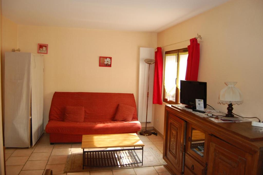 Auberge Du Bord Des Eaux - Demi-Pension Assuree Sur Reservation Saint-Amand-les-Eaux Room photo
