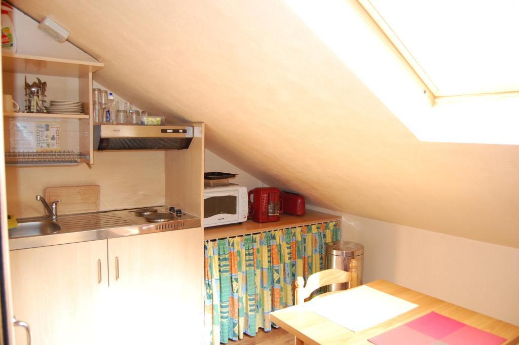 Auberge Du Bord Des Eaux - Demi-Pension Assuree Sur Reservation Saint-Amand-les-Eaux Room photo