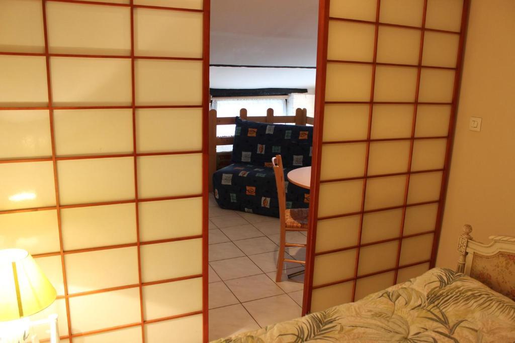 Auberge Du Bord Des Eaux - Demi-Pension Assuree Sur Reservation Saint-Amand-les-Eaux Room photo