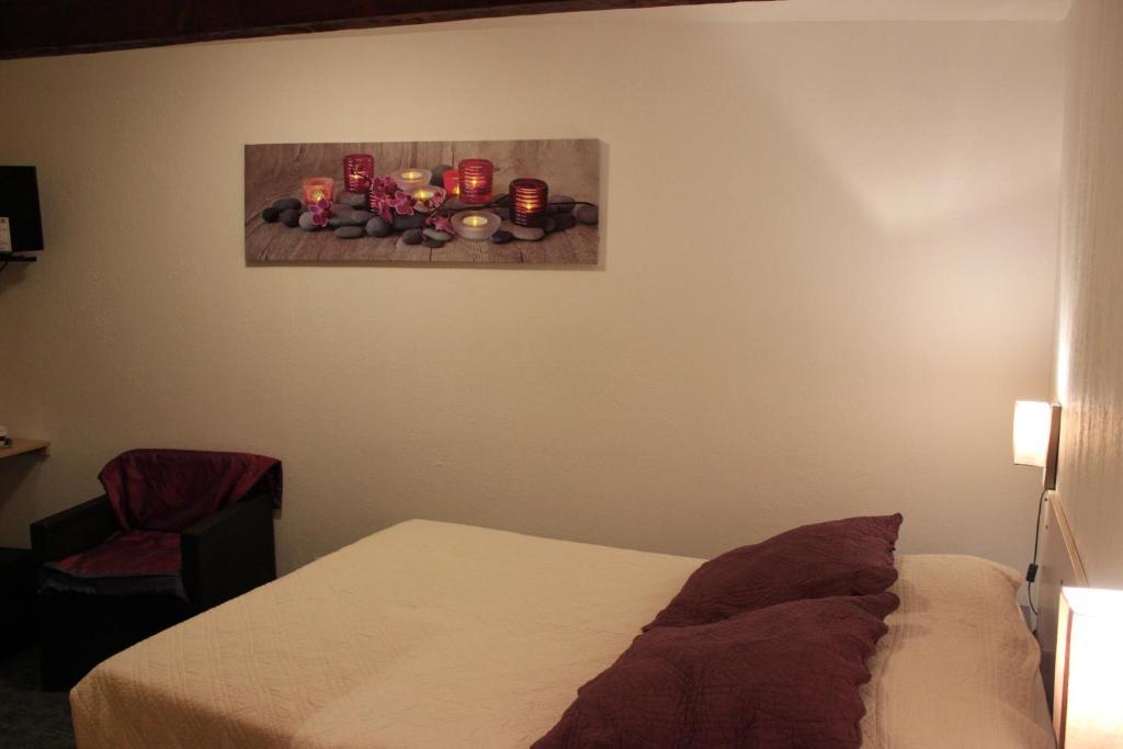 Auberge Du Bord Des Eaux - Demi-Pension Assuree Sur Reservation Saint-Amand-les-Eaux Room photo
